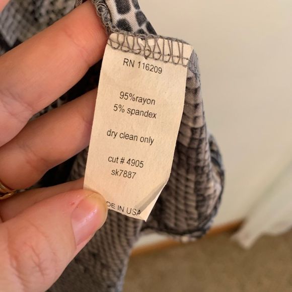 [Backless] Black/Gray Python Print Dress - Small - Picture 4 of 5